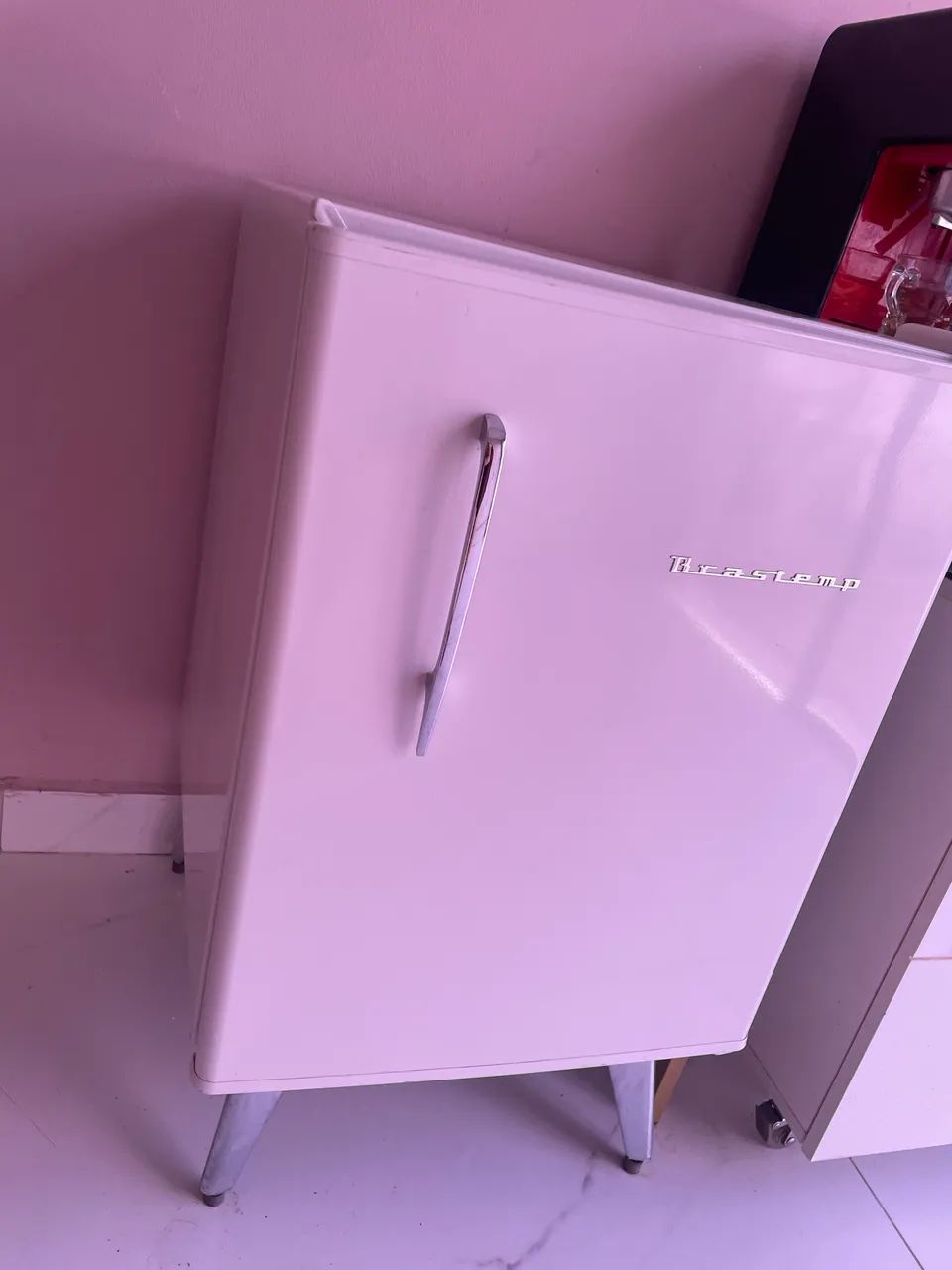 Frigobar Brastemp pouco tempo de uso  - Foto 2