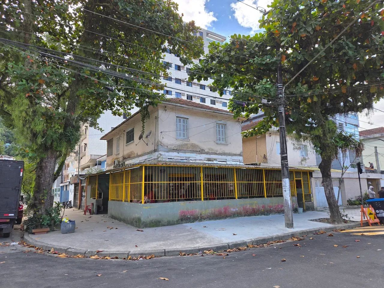 Casa com 3 quartos no Marapé em Santos