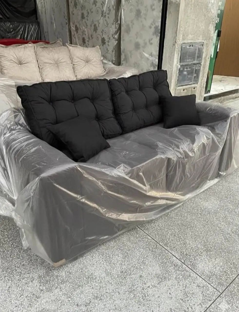 Sofa retratil retro preto 
