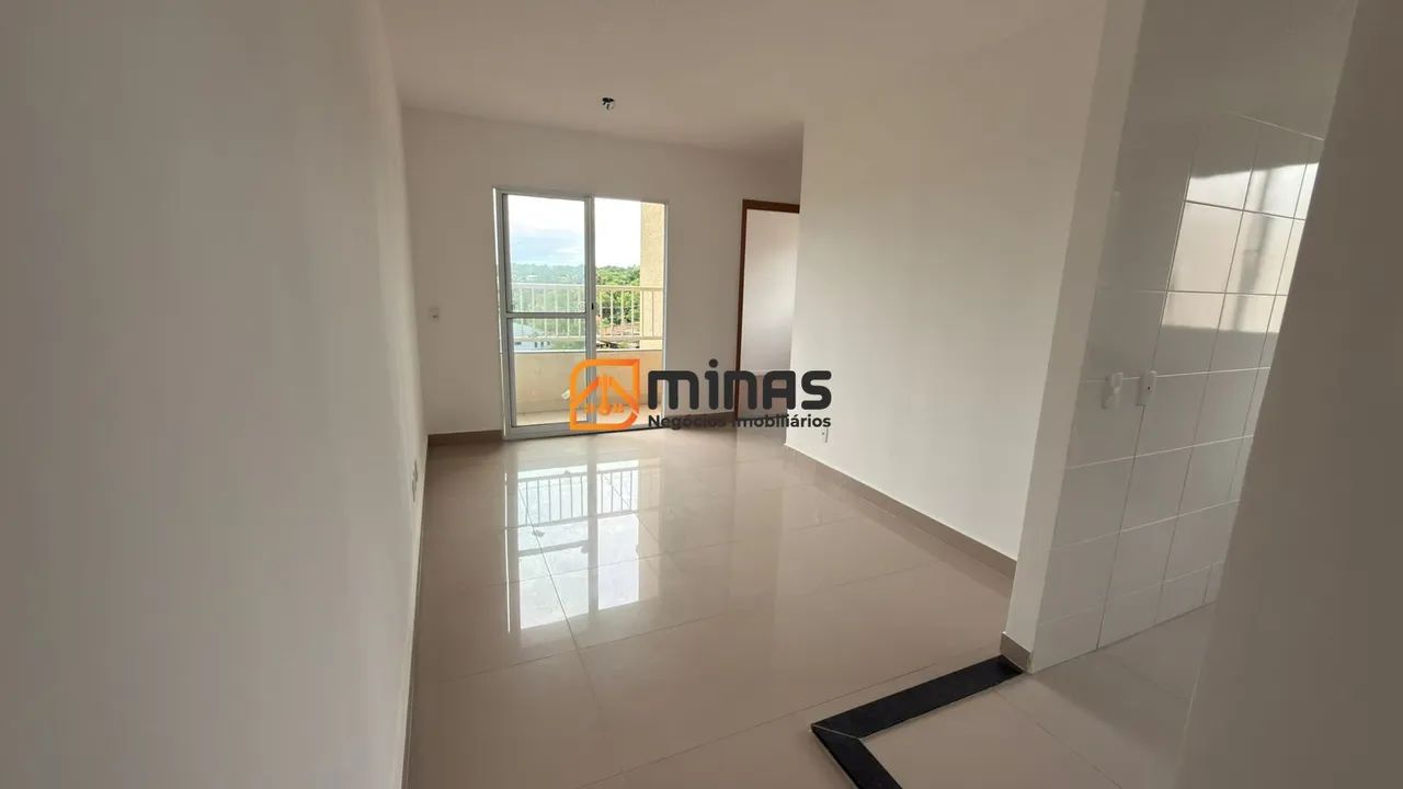 Apartamento com 2 quartos e sacada na região do Santa Rosa