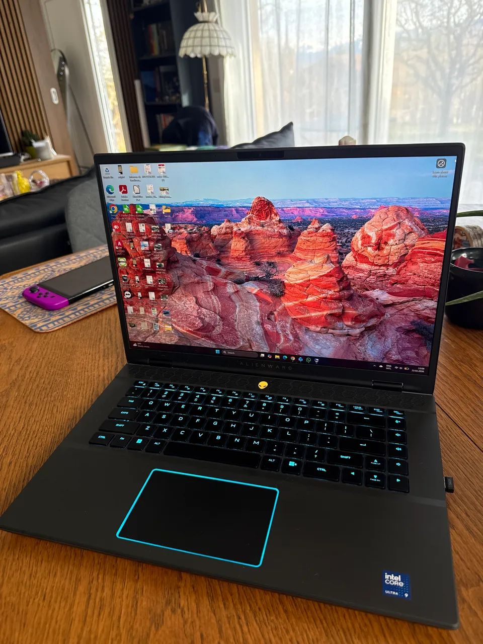 Dell Alienware m16 R2 16?