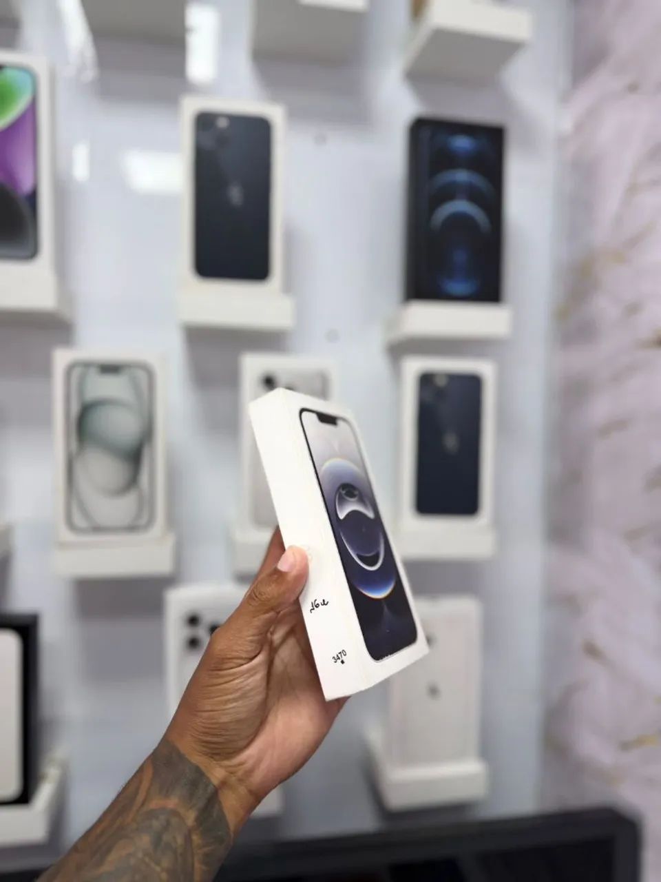 IPHONE 16e 128GB LACRADO<br>R$ 3.650,00 TOP - Foto 3