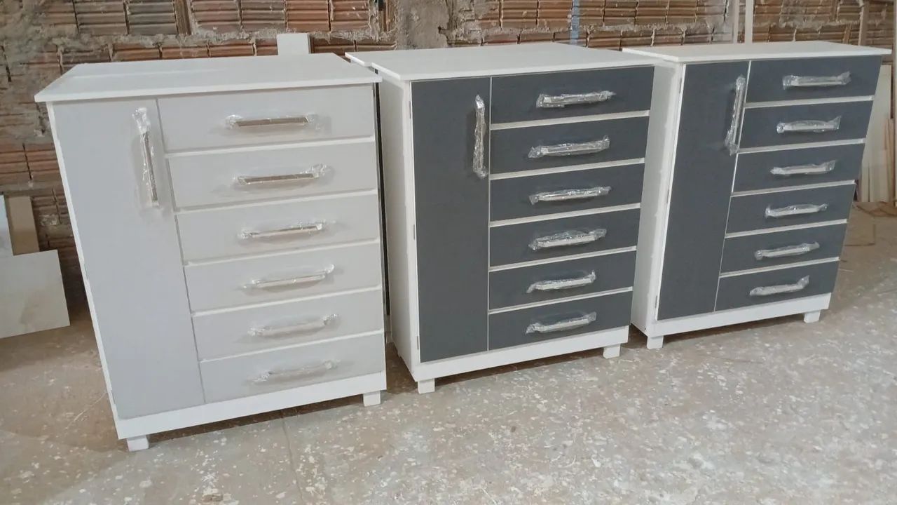 Cômodas de seis gavetas 