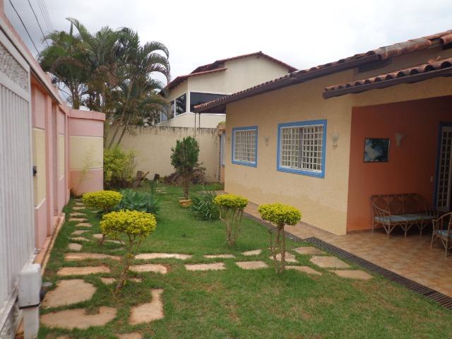 Taguatinga Sul QSC 19 vendo casa 03 quartos ou troco por apartamento - Foto 2
