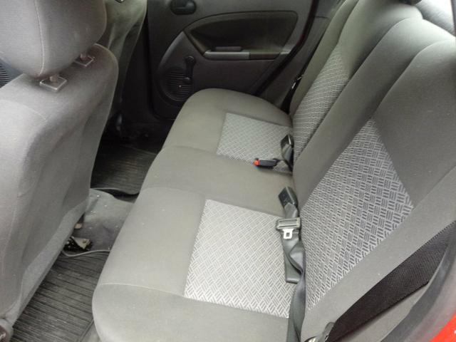 Vendo Fiesta Sedan 1.6 Ano 2005 - Foto 12