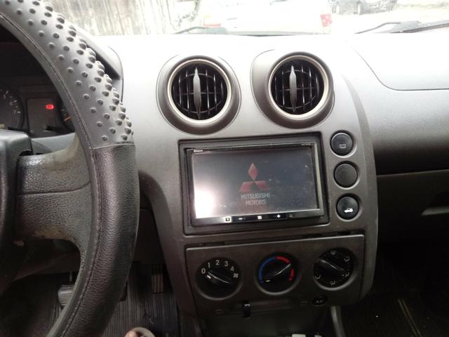 Vendo Fiesta Sedan 1.6 Ano 2005 - Foto 3