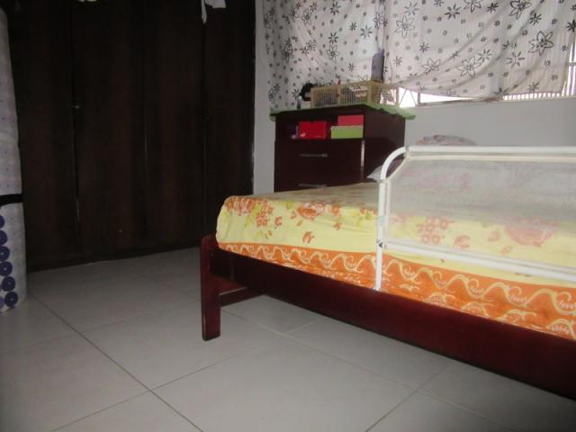 Lote 420m² com duas casas! confira! - Foto 9