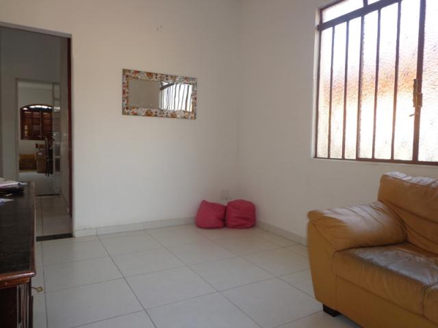 Casa em excelente localização , próximo a comércio variado. - Foto 5