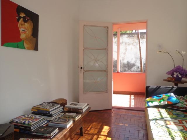 Excelente casa com 04 quartos - Foto 3