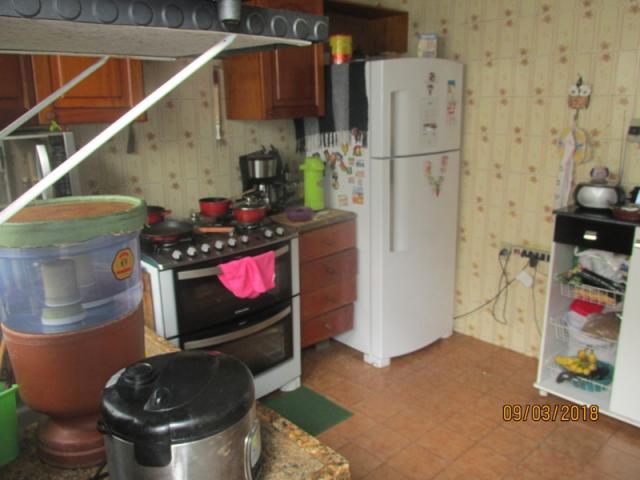 Rm imóveis vende. casa no melhor ponto do bairro, rua plana, casa estilo colonial, janelas - Foto 11