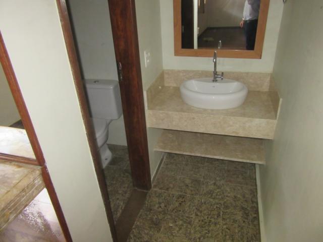 Excelente casa em local tranquilo para quem quer sossego! área nobre do bairro. - Foto 14