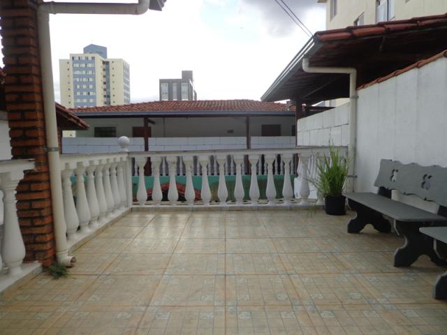 Excelente casa recuada em localização privilegiada. - Foto 4