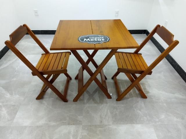 Mesa de Madeira 70x70 com 2 Cadeiras Dobráveis - Foto 2