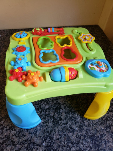 Mesinha de atividades para bebê - Foto 2