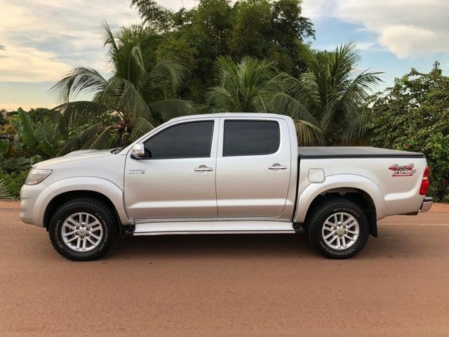 TOYOTA HILUX SRV DIESEL AUTOMÁTICA Ano 14/15 - Foto 3