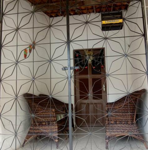 Vende se 2 casas (preço negociável)