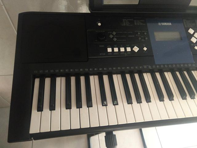 Teclado Yamaha PSR E333 - Foto 3