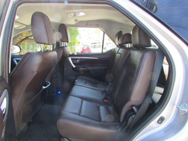 Hilux Sw4 Srx 2.8 4x4 -Prata com 7 Lugares 2018-2018 com Lazaro - Foto 8