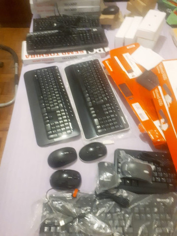 Kit Teclado e Mouse Microsoft USB Produto Novo Modelo 600 - Foto 2