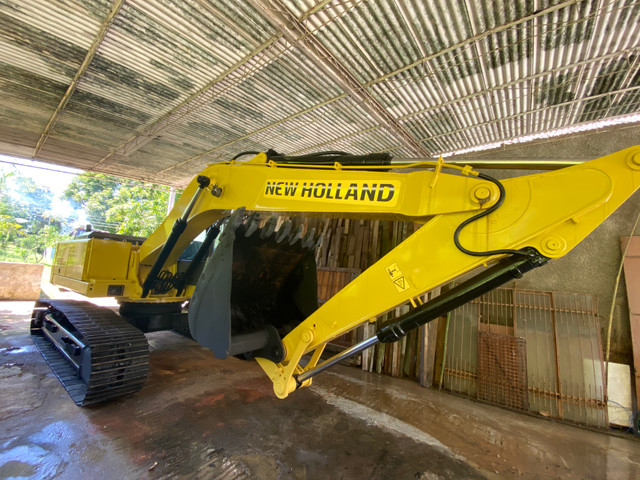Escavadeira hidráulica FX215Lc - Foto 4