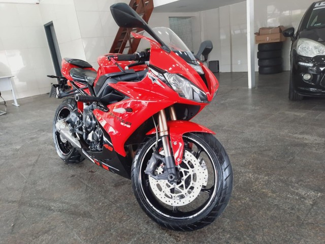 TRIUMPH DAYTONA 675I