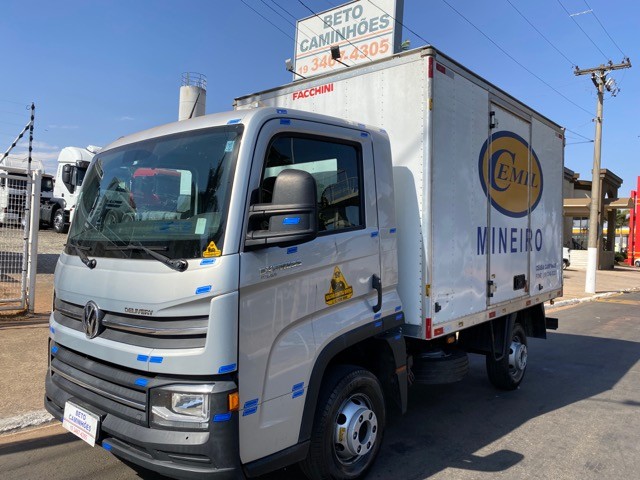 VOLKSWAGEN EXPRESS 4X2