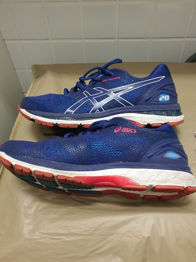 tenis asics nimbus 20