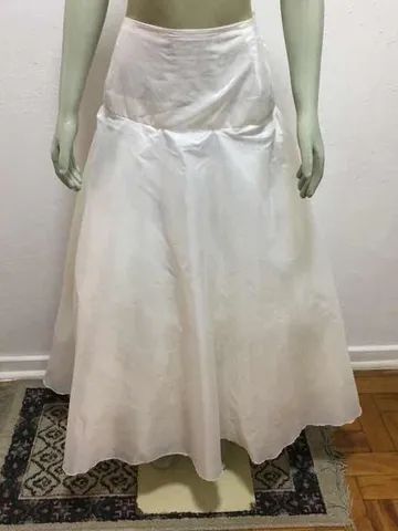 Saia longa para forro de vestido de noiva ótimo estado