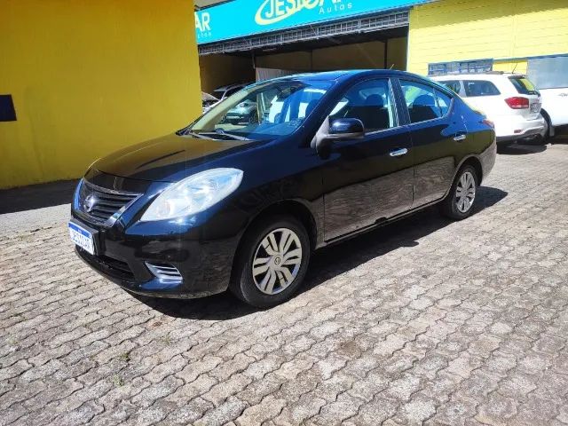 Veículo à venda: Nissan VERSA SV Flex Fuel Mecânico 2014/2014 por