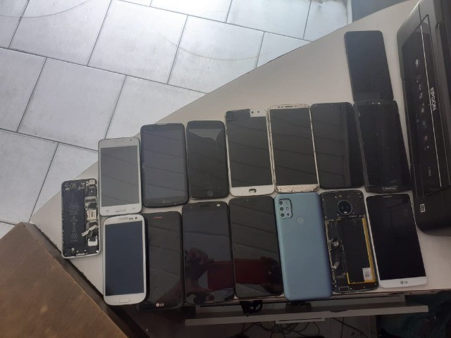 Lote de 20 Celulares Moto/Sams/LG/Xiaomi/iPhone - Celulares e telefonia -  Monte Verde, Florianópolis 1135726599 | OLX