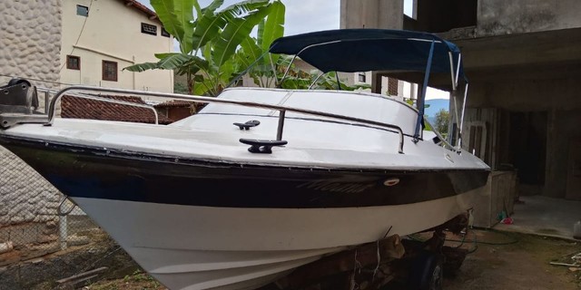 Lancha 19 pes  com motor evinrude  115 - Foto 2