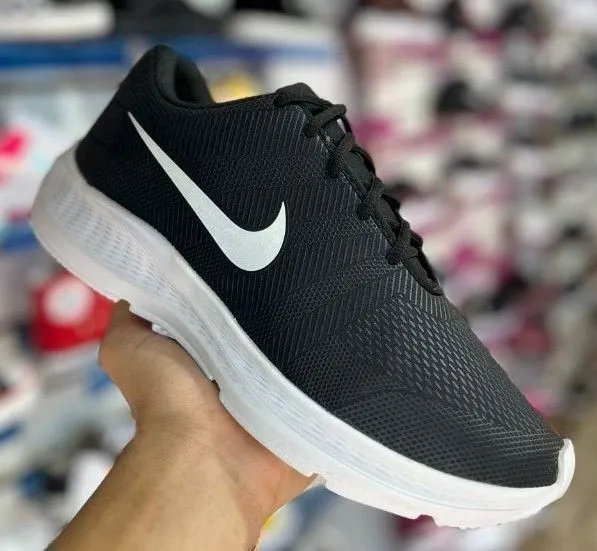 Tênis esportivo na promoção!