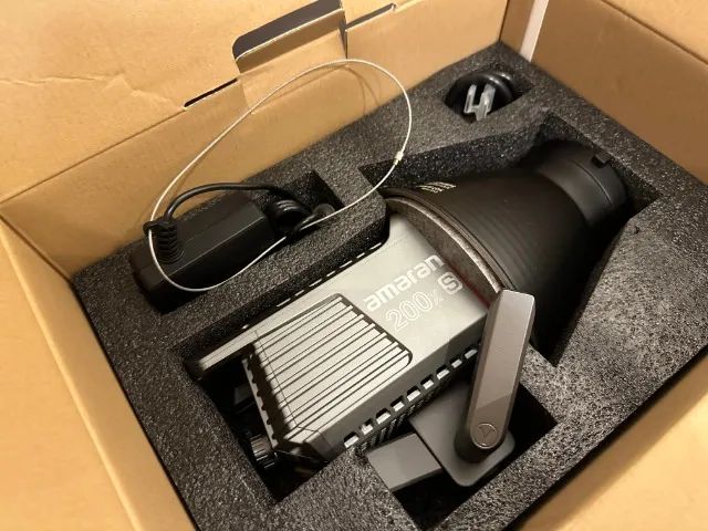 Luz de Led Aputure Amaran 200x S Bowens Mount Lacrado Na Caixa Sem Uso Profissional 200w - Foto 4