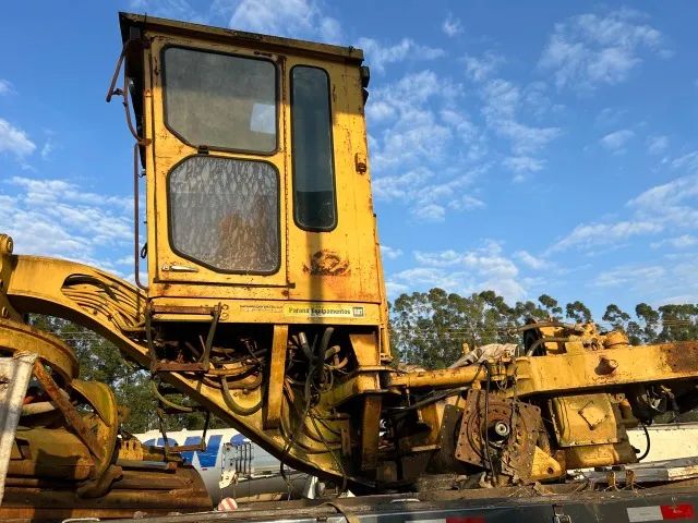 Motoniveladora Caterpillar 120G para peças - Foto 2