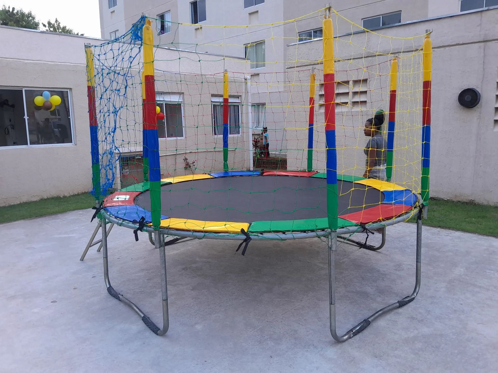 Aluguel de brinquedos, pula pula, toto, piscina de bolinhas e etc