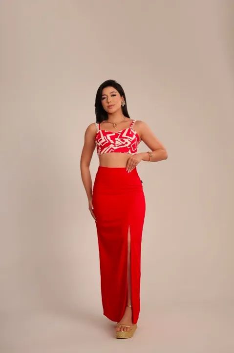Conjunto top e saia