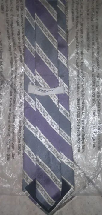 Gravata listrada azul e branca,semi nova, ACEITA TROCA - Foto 2