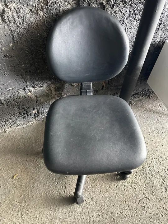Cadeira Giratória Preta - Foto 3