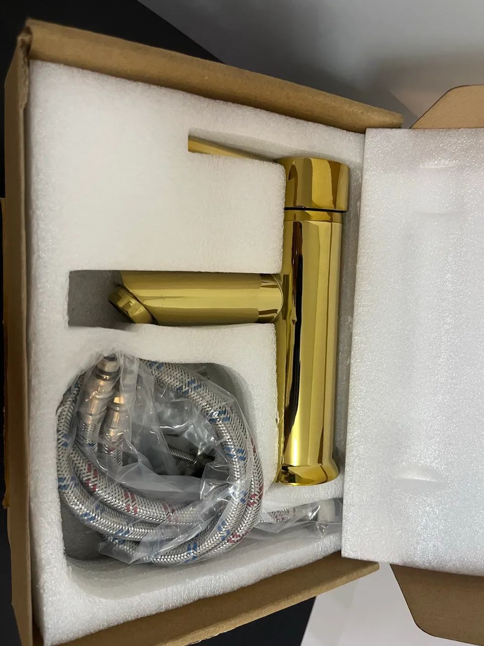 Torneira para Banheiro Mini Misturador Monocomando Dourada - nova na caixa - Foto 2