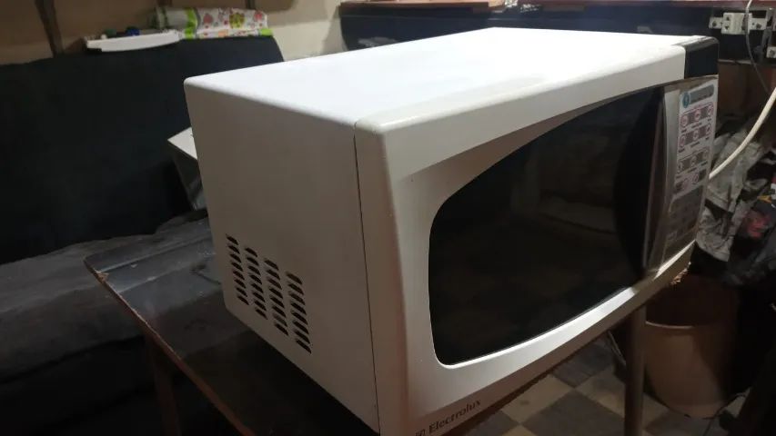 microondas electrolux 20l-garantia 30 dias - Foto 2