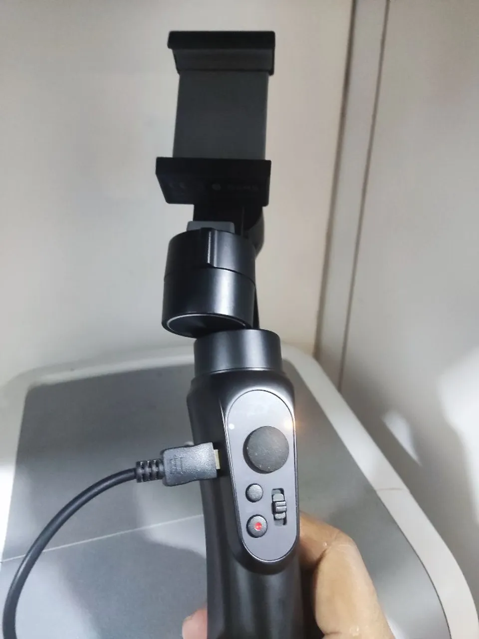 Estabilizador Zhiyun Homs Q0 Gimbal para Celular