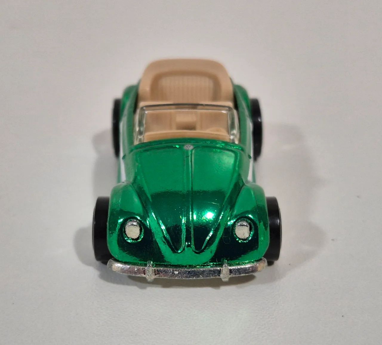 Hot Wheels Classics Volkswagen Beetle Convertible  - Foto 4