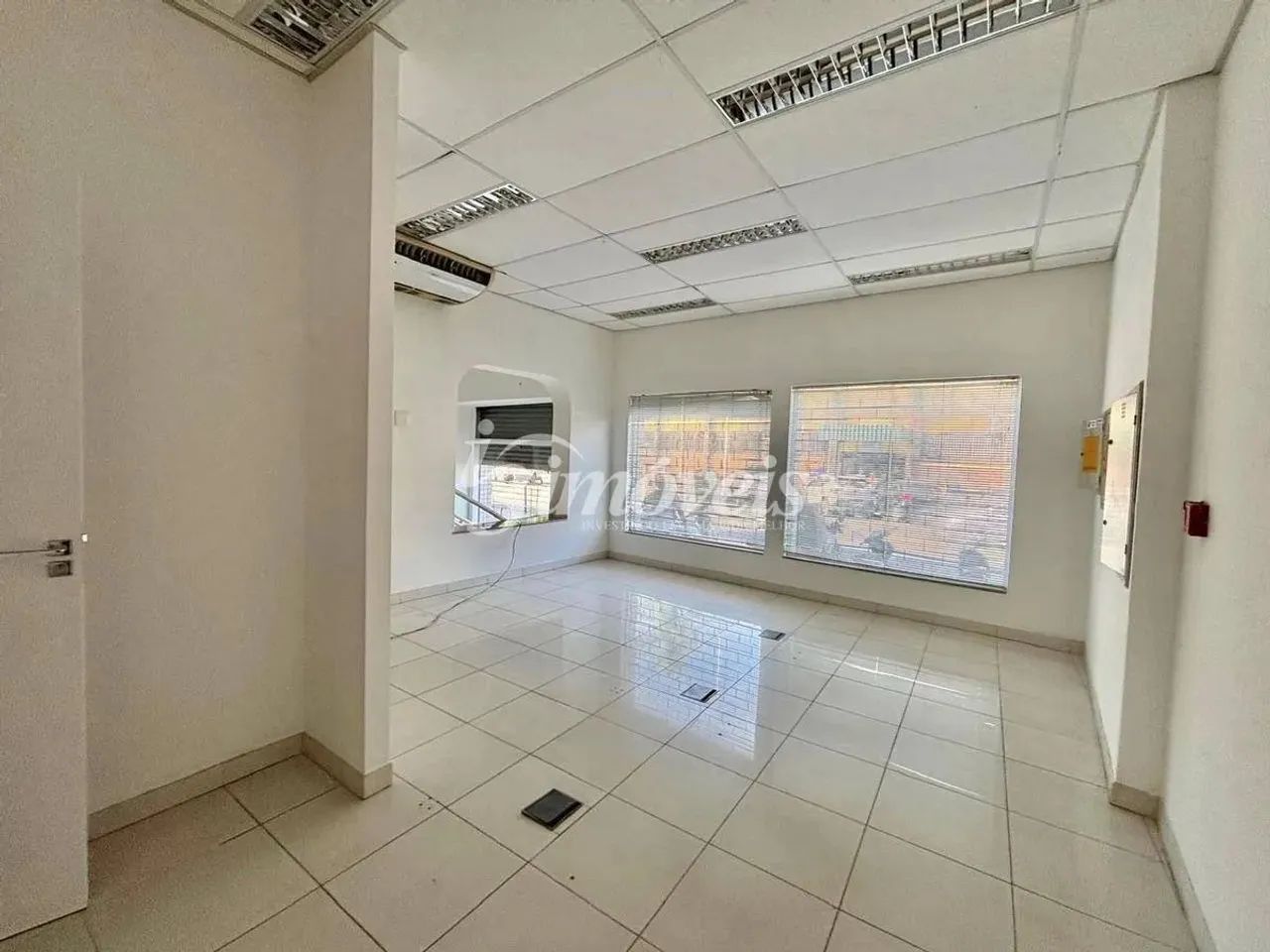 Sala Comercial para Locação Anual, 315m² privativos, no Centro de Itajaí-SC - Foto 3