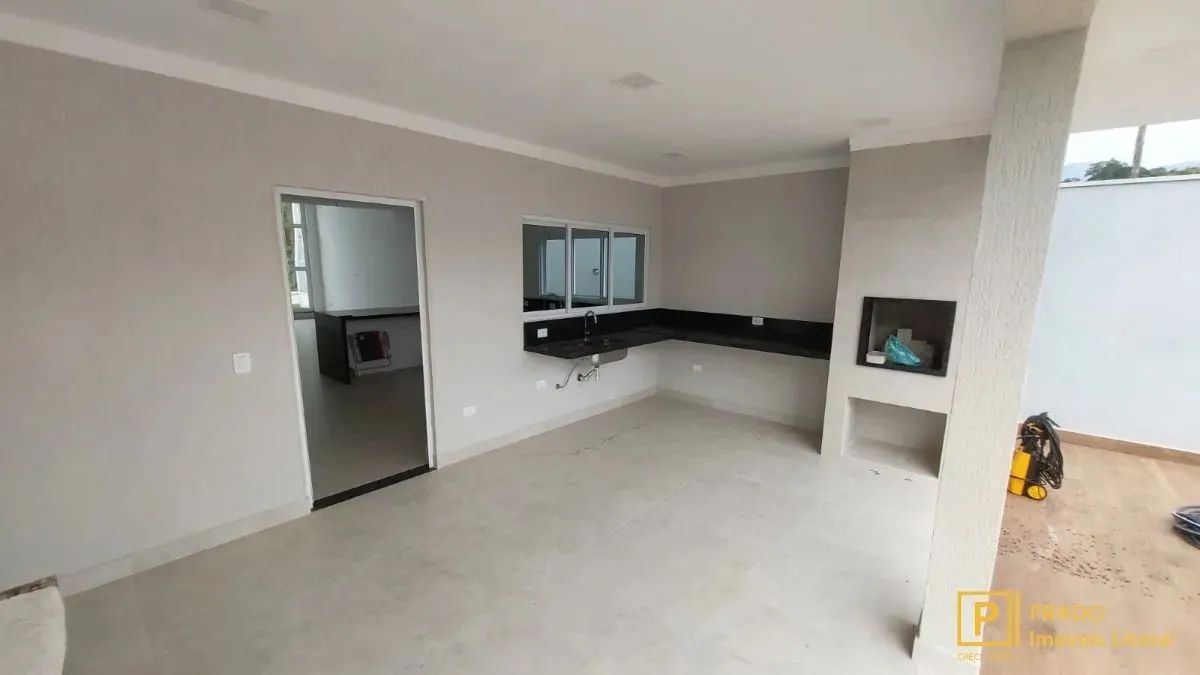 Casa Nova em Condomínio com 4 suítes, cozinha integrada com a sala, piscina, e churrasquei - Foto 3