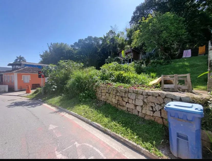 Imóvel para venda possui 840 metros quadrados em Ponta das Canas - Florianópolis - SC