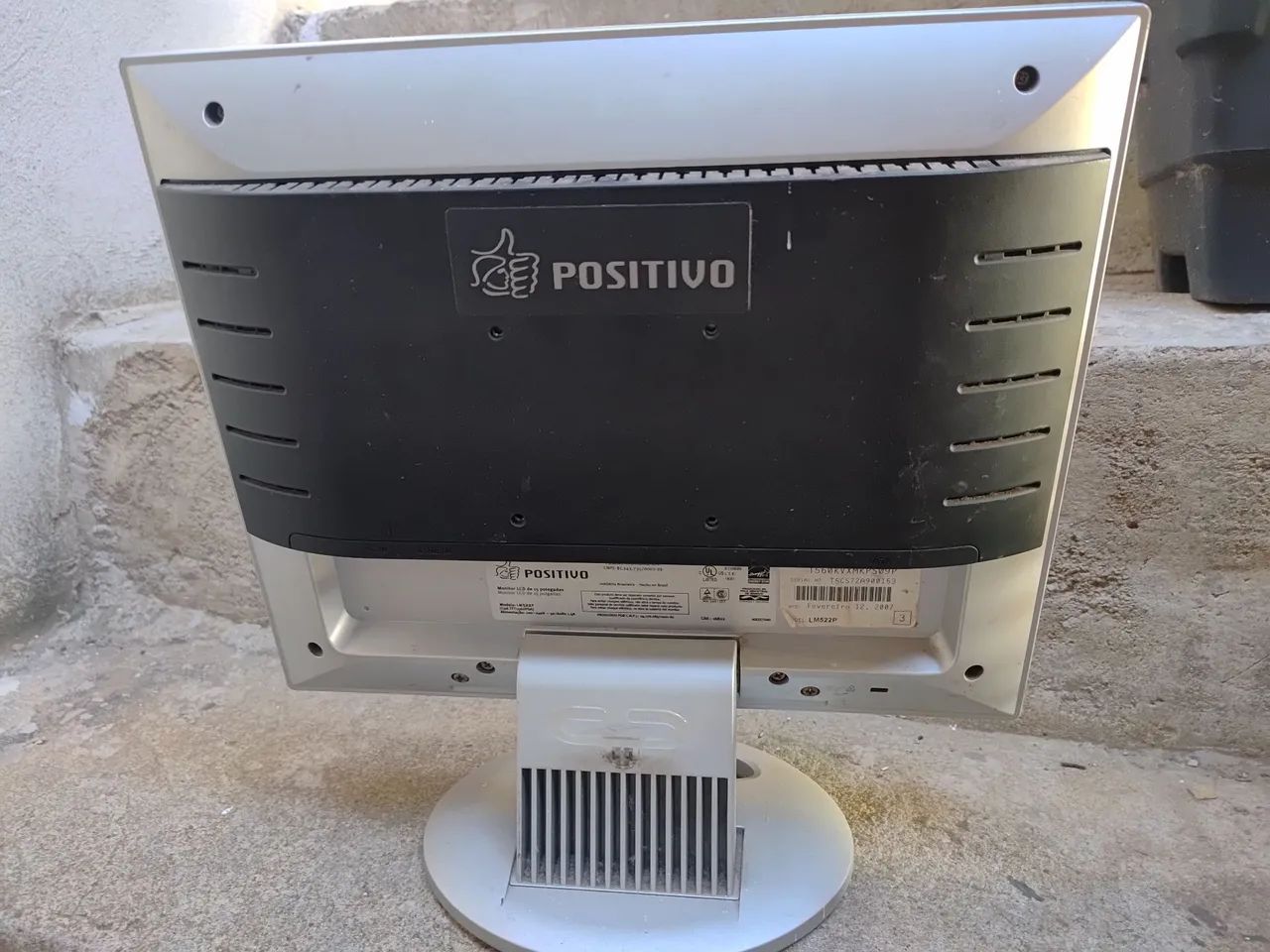 Monitor Positivo LCD 15.6 polegadas - Foto 2