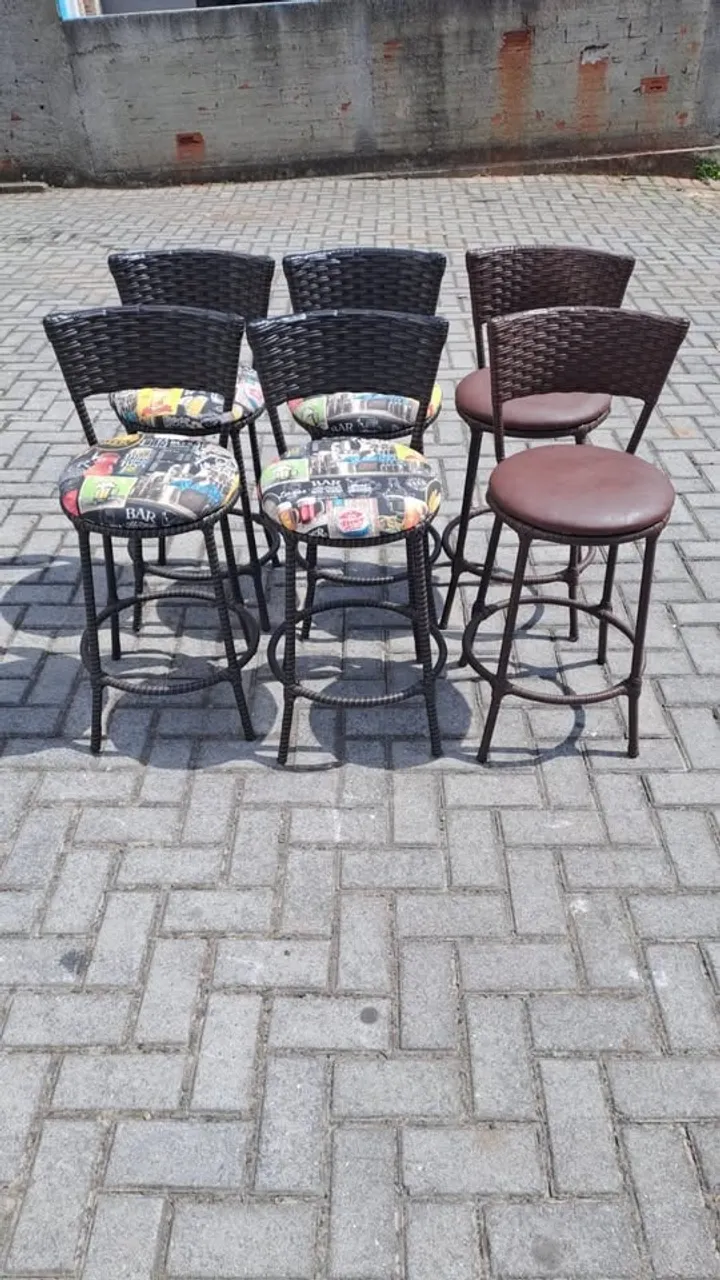 Banquetas baixa de fibra sintética peças de mostruário