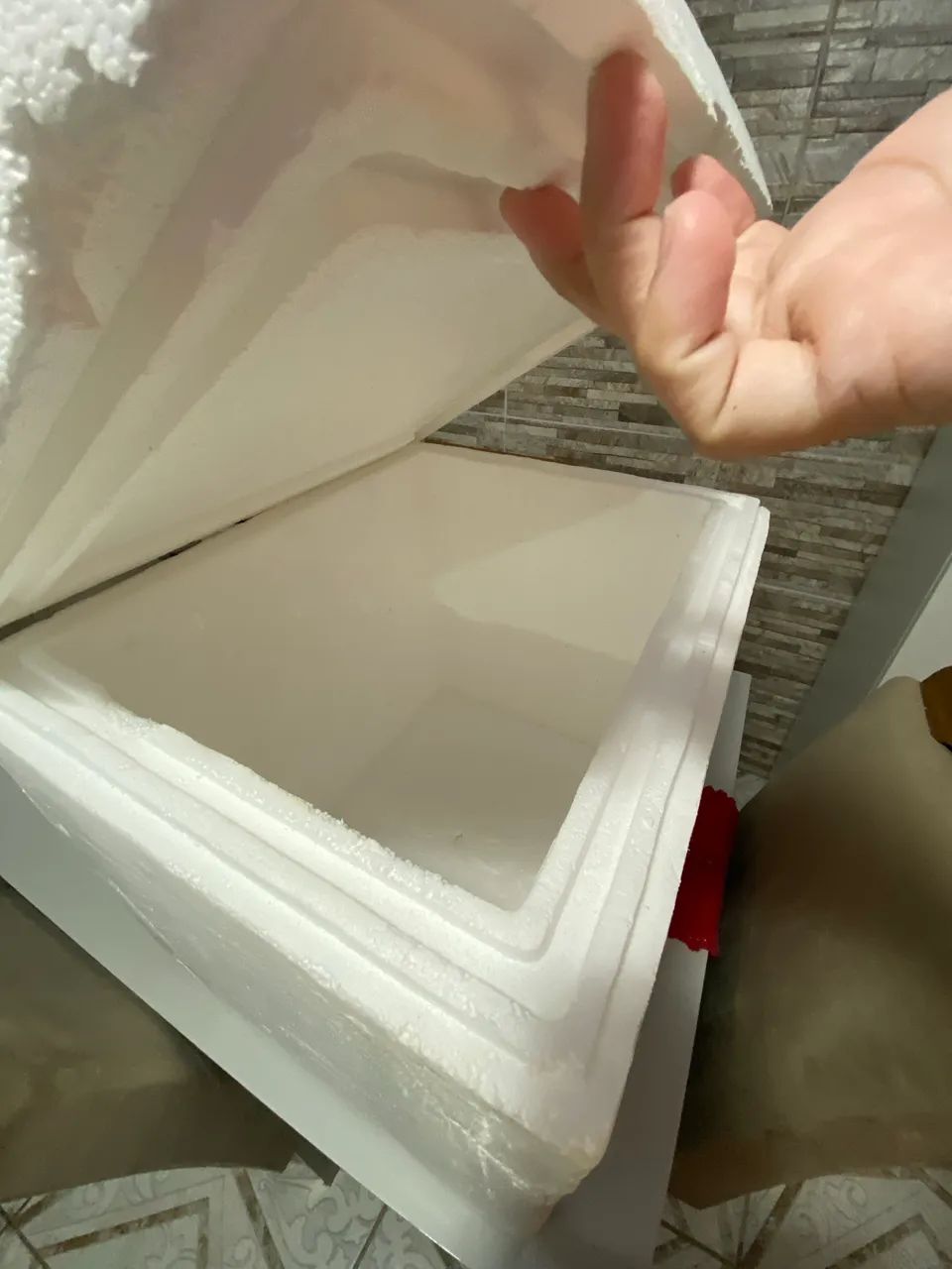 Isopor grande64840851501571122