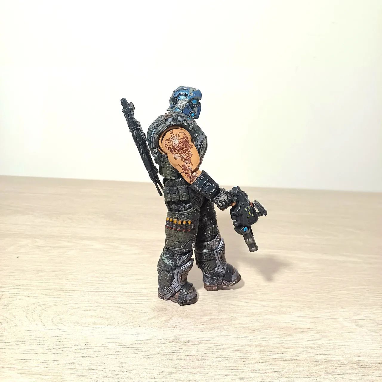 Figura de ação Gears of War 3 Clayton Carmine - Foto 4