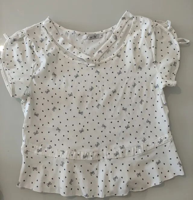 Blusa coraçãozinhos